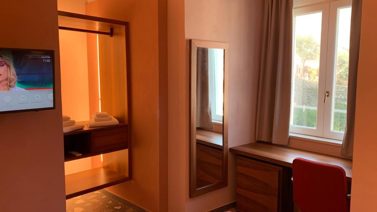 Dimora Del Leone Gaeta Bed & Breakfast エクステリア 写真