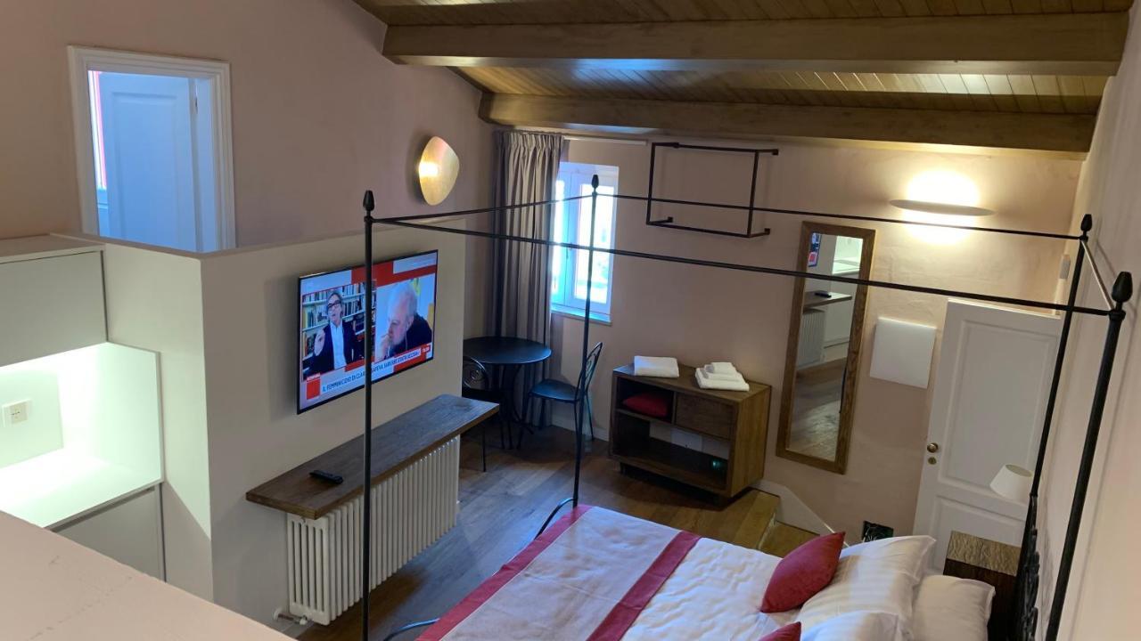 Dimora Del Leone Gaeta Bed & Breakfast エクステリア 写真